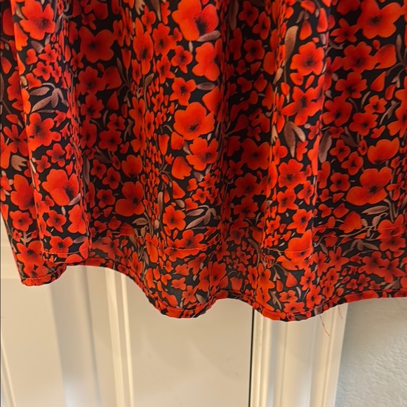 Floral Ruffle Sleeve Top - Red - Picture 6 of 6